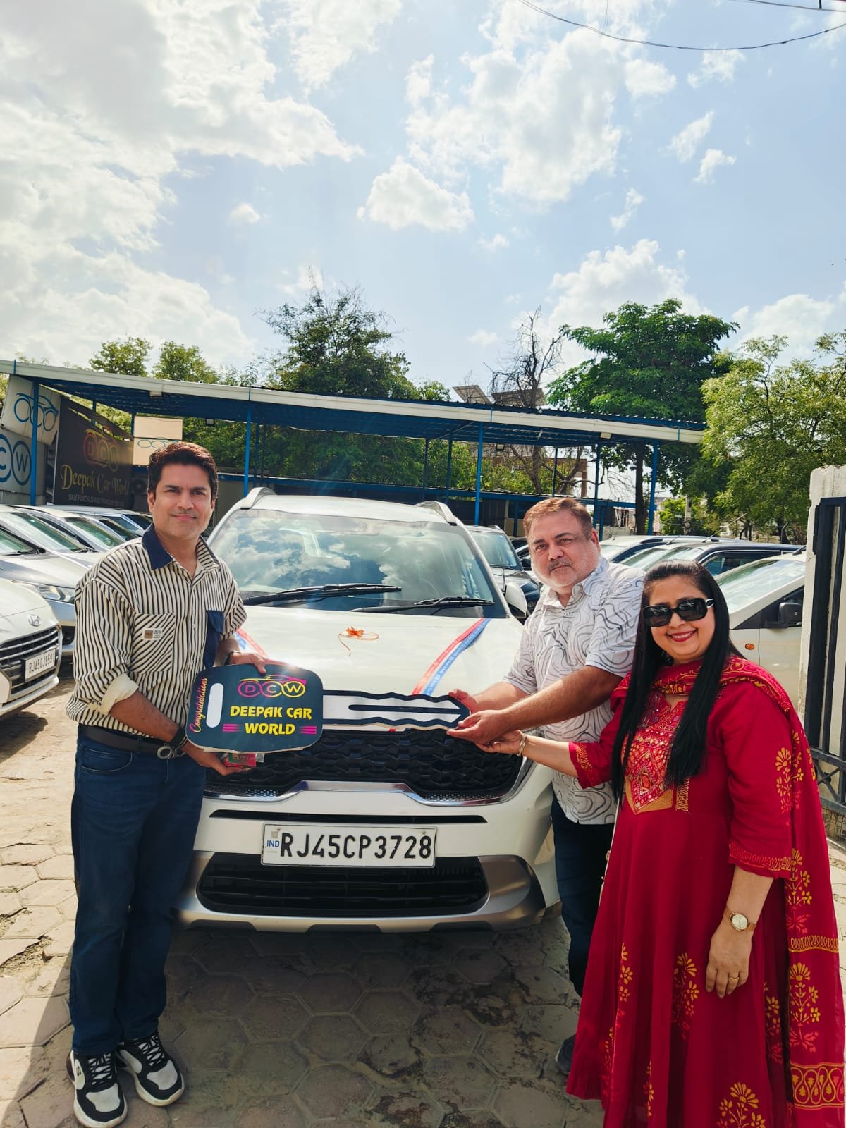 Deepak Car World | Premium Pre-Owned Cars in Jaipur